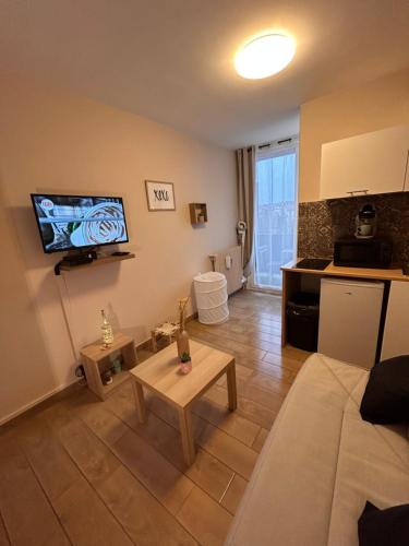 Magnifique studio neuf avec balcon in לקסאו Magnifique studio neuf avec balcon in לקסאו