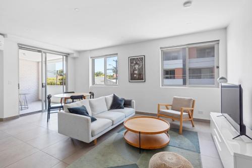 Gostinjska soba, Inner West 1BR & Balcony - Mins to CBD in Marrickville Gostinjska soba, Inner West 1BR & Balcony - Mins to CBD in Marrickville