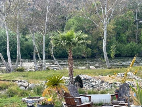 Surrounding environment, Sequoia River Front Cabins in Three Rivers (CA) Surrounding environment, Sequoia River Front Cabins in Three Rivers (CA)