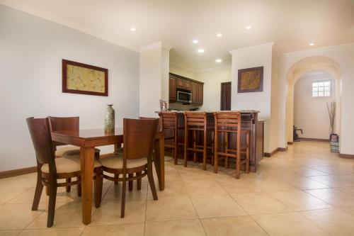 Buitenkant, Oceanica 824 in Playa Flamingo Buitenkant, Oceanica 824 in Playa Flamingo