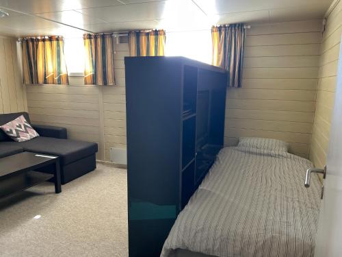 Quiet, centrally-located apartment, parking included in Molde City Center Quiet, centrally-located apartment, parking included in Molde City Center