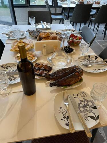 Ruoka ja Juomat, Hotel Tsiskari in Tmogvi Ruoka ja Juomat, Hotel Tsiskari in Tmogvi
