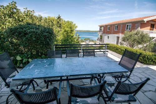 Sea Breeze - Holiday House on the Beach