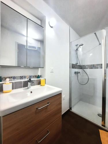 La chambre 2, Climatisée AC, Calme, Cuisine privée (La chambre 2, Climatisee AC, Calme, Cuisine privee) near Matisse Múzeum La chambre 2, Climatisée AC, Calme, Cuisine privée (La chambre 2, Climatisee AC, Calme, Cuisine privee) near Matisse Múzeum