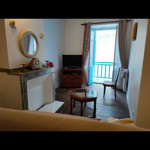 Agréable maison dans un beau village de montagne (Agreable maison dans un beau village de montagne) in Siguer Agréable maison dans un beau village de montagne (Agreable maison dans un beau village de montagne) in Siguer