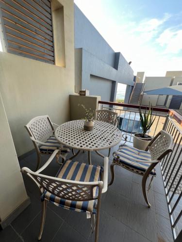 Balcony/terrace, Low Tide in La- Mercy Balcony/terrace, Low Tide in La- Mercy