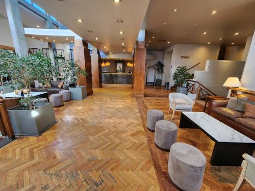 Lobby, Hotel Albatros in Ushuaia Lobby, Hotel Albatros in Ushuaia