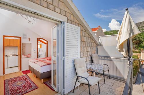 Erkély/terasz, Apartments and rooms with a swimming pool Mlini, Dubrovnik - 23441 in Brasina Erkély/terasz, Apartments and rooms with a swimming pool Mlini, Dubrovnik - 23441 in Brasina