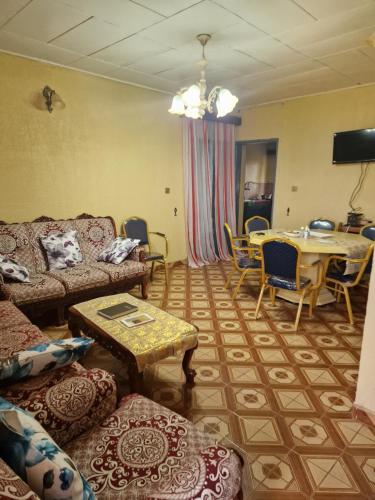 Bel Appartement 2 chambres meublé à Bafoussam (Bel Appartement 2 chambres meuble a Bafoussam) in Bafoussam Bel Appartement 2 chambres meublé à Bafoussam (Bel Appartement 2 chambres meuble a Bafoussam) in Bafoussam