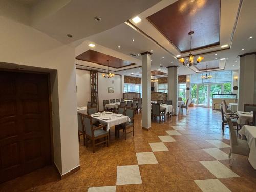 Hotel Restorant Halal Il Tramonto. in โวเร Hotel Restorant Halal Il Tramonto. in โวเร