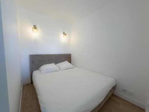 By the beach, Sea View, brand new