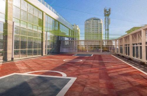 Cozy 1 Br apartment In Prestigious Building