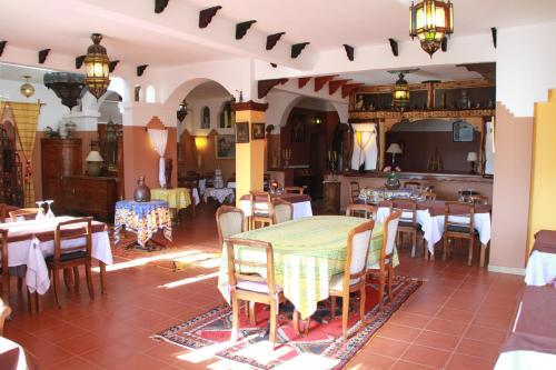 Restaurant, Kasba Oum Hani d'Ouzoud in Ouzoud Restaurant, Kasba Oum Hani d'Ouzoud in Ouzoud