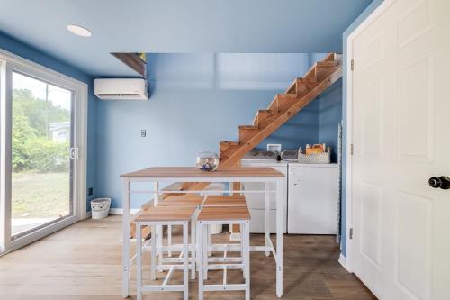 Tiny House 20 Mins from Beach in Brunswick Tiny House 20 Mins from Beach in Brunswick