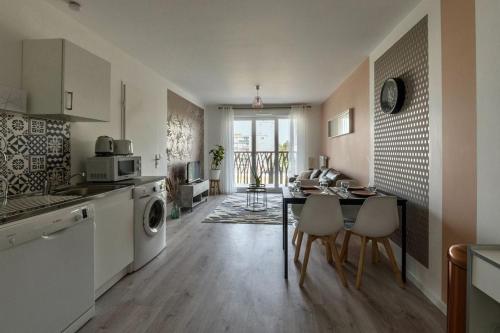 Appartement passage à 10 mins de Charles De Gaulle, proche parc d'exposition (Appartement passage a 10 mins de Charles De Gaulle, proche parc d'exposition) in Villepinte Appartement passage à 10 mins de Charles De Gaulle, proche parc d'exposition (Appartement passage a 10 mins de Charles De Gaulle, proche parc d'exposition) in Villepinte