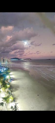 Apartamento 4 quartos de frente para o mar, Pitangueiras Guaruja in Barra Funda Apartamento 4 quartos de frente para o mar, Pitangueiras Guaruja in Barra Funda