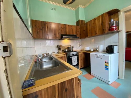 3 Bedroom Unit in the Heart of Beautiful Northcote in Fairfield 3 Bedroom Unit in the Heart of Beautiful Northcote in Fairfield