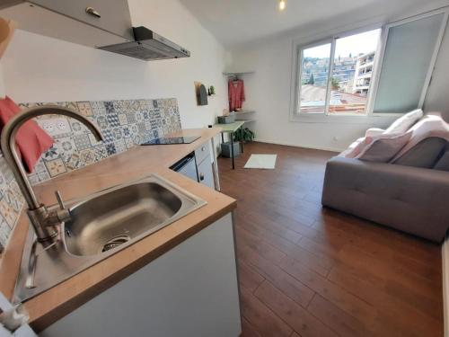 La Chambre 3, Climatisée AC, Cuisine privée, Calme (La Chambre 3, Climatisee AC, Cuisine privee, Calme) near Matisse Múzeum La Chambre 3, Climatisée AC, Cuisine privée, Calme (La Chambre 3, Climatisee AC, Cuisine privee, Calme) near Matisse Múzeum