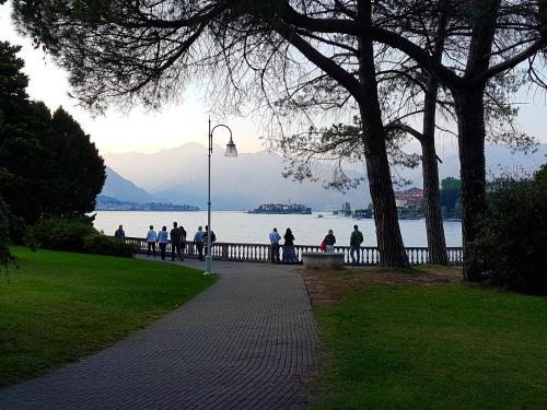 Közeli látványosságok, Garibaldi in Stresa Közeli látványosságok, Garibaldi in Stresa