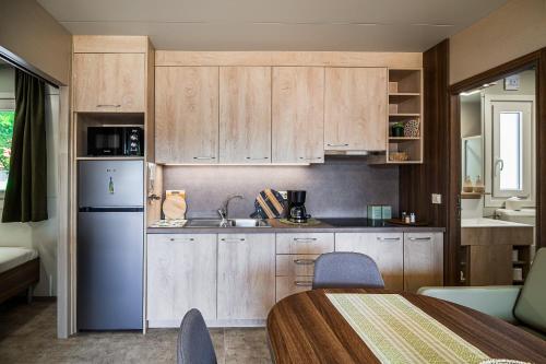 Konyha, Premium Mobile Homes with thermal riviera tickets in Catez Ob Savi Konyha, Premium Mobile Homes with thermal riviera tickets in Catez Ob Savi