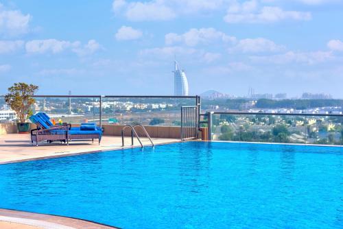 Swimming pool, Two Seasons Hotel & Apartments in Barsha Heights (Tecom) Swimming pool, Two Seasons Hotel & Apartments in Barsha Heights (Tecom)