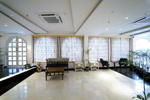 Grandrosse Boutique - Pichola Lake Facing Hotel in Udaipur Grandrosse Boutique - Pichola Lake Facing Hotel in Udaipur