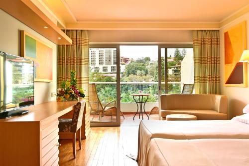เพสทาน่าคาร์ลตั้นมาไดร่าโอเชี่ยนรีสอร์ทโฮเต็ล (Pestana Carlton Madeira Ocean Resort Hotel) in มาเดรา ไอซ์แลนด์ เพสทาน่าคาร์ลตั้นมาไดร่าโอเชี่ยนรีสอร์ทโฮเต็ล (Pestana Carlton Madeira Ocean Resort Hotel) in มาเดรา ไอซ์แลนด์