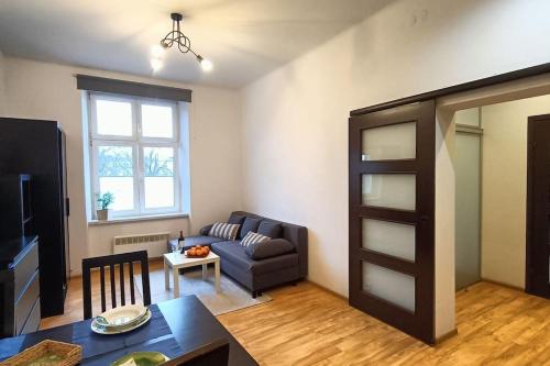 Old Town Apartments - B6A