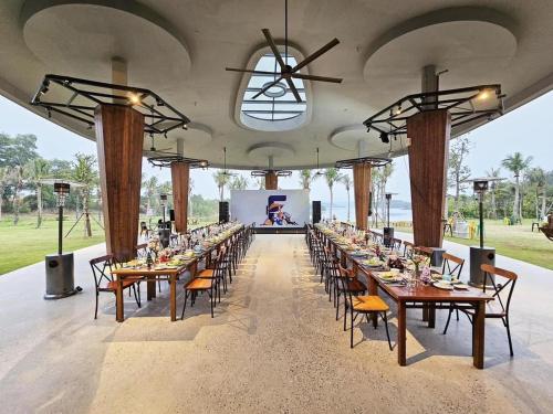 Restaurant, Đại Lãi Resort - Lake view villa in Phuc Yen Restaurant, Đại Lãi Resort - Lake view villa in Phuc Yen