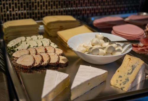 Food and beverages, Hotel Waldheim Garni in Mayrhofen Food and beverages, Hotel Waldheim Garni in Mayrhofen