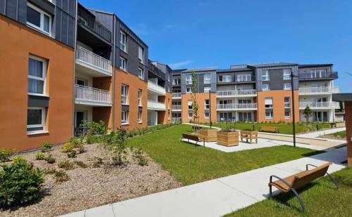 Erkély/terasz, DOMITYS LES COLOMBINES - Résidence Services Seniors (DOMITYS LES COLOMBINES - Residence Services Seniors) in Cesson-Sevigne Erkély/terasz, DOMITYS LES COLOMBINES - Résidence Services Seniors (DOMITYS LES COLOMBINES - Residence Services Seniors) in Cesson-Sevigne