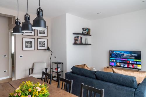 Shared lounge/TV area, A2 - SUNNY MONTEVERDE ESCAPES in Rome West Shared lounge/TV area, A2 - SUNNY MONTEVERDE ESCAPES in Rome West