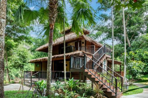 Exterior view, River Kwai Resotel Resort in Kanchanaburi Exterior view, River Kwai Resotel Resort in Kanchanaburi