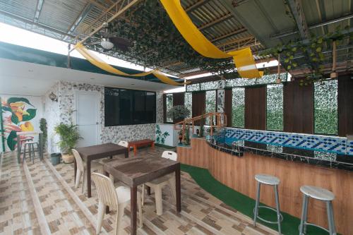 Swimming pool, RedDoorz @ G42 Apartelle Iloilo City in Villa Arevalo Swimming pool, RedDoorz @ G42 Apartelle Iloilo City in Villa Arevalo