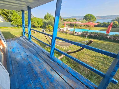 Erkély/terasz, SEAFRONT BUNGALOW with POOL in Ankaran Erkély/terasz, SEAFRONT BUNGALOW with POOL in Ankaran