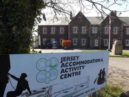 Wejście, Jersey Accommodation and Activity Centre in Gorey Wejście, Jersey Accommodation and Activity Centre in Gorey