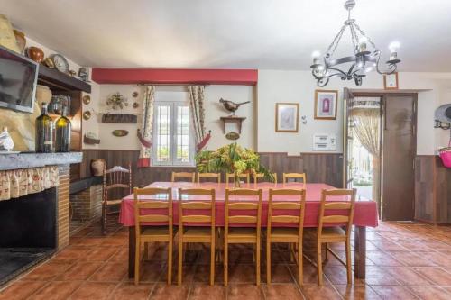 Erkély/terasz, Spacious villa with mountain view in Archidona, private pool in Archidona Erkély/terasz, Spacious villa with mountain view in Archidona, private pool in Archidona