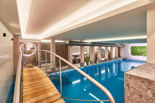 Piscina, Hotel City Krone in Friedrichshafen City Center Piscina, Hotel City Krone in Friedrichshafen City Center