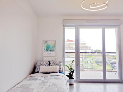 Bright & calm sea-view apartment in La Fontonne Bright & calm sea-view apartment in La Fontonne