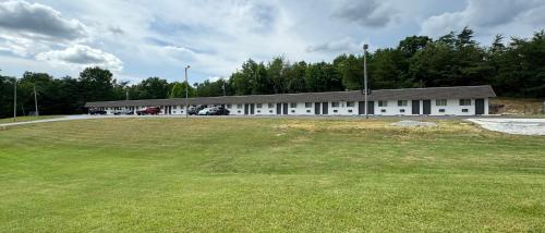 A szálláshely kívülről, Economy Inn in Crossville A szálláshely kívülről, Economy Inn in Crossville