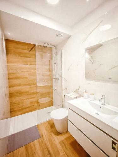 ฝักบัว, Alameda Apartments in โตรฟา ฝักบัว, Alameda Apartments in โตรฟา