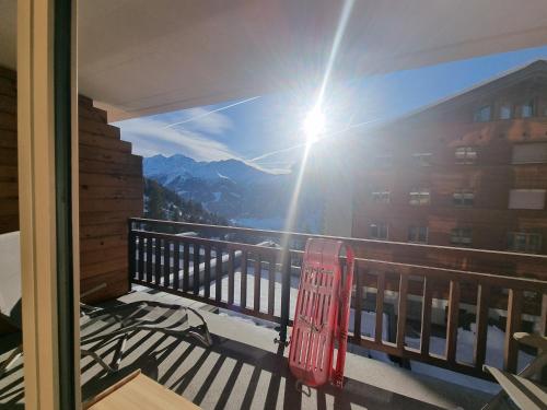 Balkong/terasse, LOVErbier with pool, best location! in Bagnes Balkong/terasse, LOVErbier with pool, best location! in Bagnes