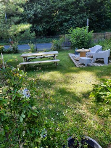 Garden, Les nids des falaises in Saint-Jouin-Bruneval Garden, Les nids des falaises in Saint-Jouin-Bruneval