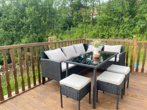 ระเบียง/ชานเรือน, Podkrovní studio apartment pro 1-5 osob (Podkrovni studio apartment pro 1-5 osob) in คนีนิซ ระเบียง/ชานเรือน, Podkrovní studio apartment pro 1-5 osob (Podkrovni studio apartment pro 1-5 osob) in คนีนิซ