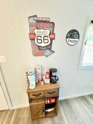 Charming Rt 66 Tiny Cabin-Mins to Main St in Bandera (TX) Charming Rt 66 Tiny Cabin-Mins to Main St in Bandera (TX)