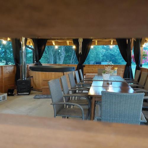 Kert, Honstryk Relax & Fun Apartamenty z balią i przestrzenią dla rodzin (Honstryk Relax & Fun Apartamenty z balia i przestrzenia dla rodzin) in Dursztyn Kert, Honstryk Relax & Fun Apartamenty z balią i przestrzenią dla rodzin (Honstryk Relax & Fun Apartamenty z balia i przestrzenia dla rodzin) in Dursztyn