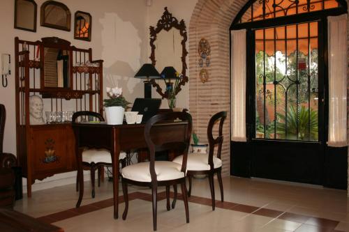 This photo about Valencia Country House shared on HyHotel.com