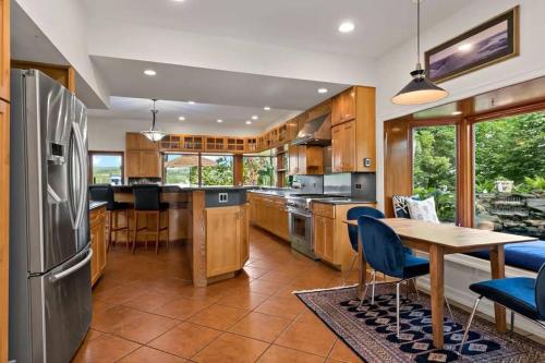 Hudson River Valley Estate New Listing in Stony Point (NY) Hudson River Valley Estate New Listing in Stony Point (NY)