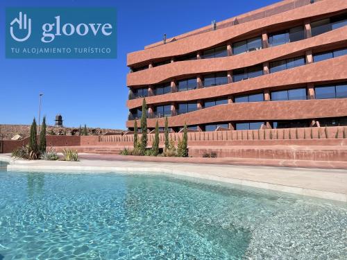 泳池, Estudio de diseño con piscina by Gloove (Estudio de diseno con piscina by Gloove) in 埃爾帕爾馬 泳池, Estudio de diseño con piscina by Gloove (Estudio de diseno con piscina by Gloove) in 埃爾帕爾馬