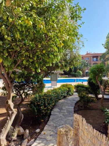 Buitenkant, Beautiful Garden Apartment in Mandria Buitenkant, Beautiful Garden Apartment in Mandria